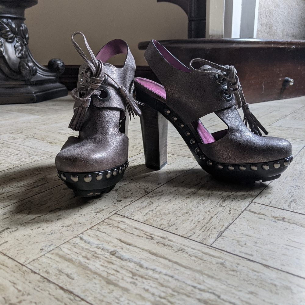 Coach Heels - Picture 9 of 12